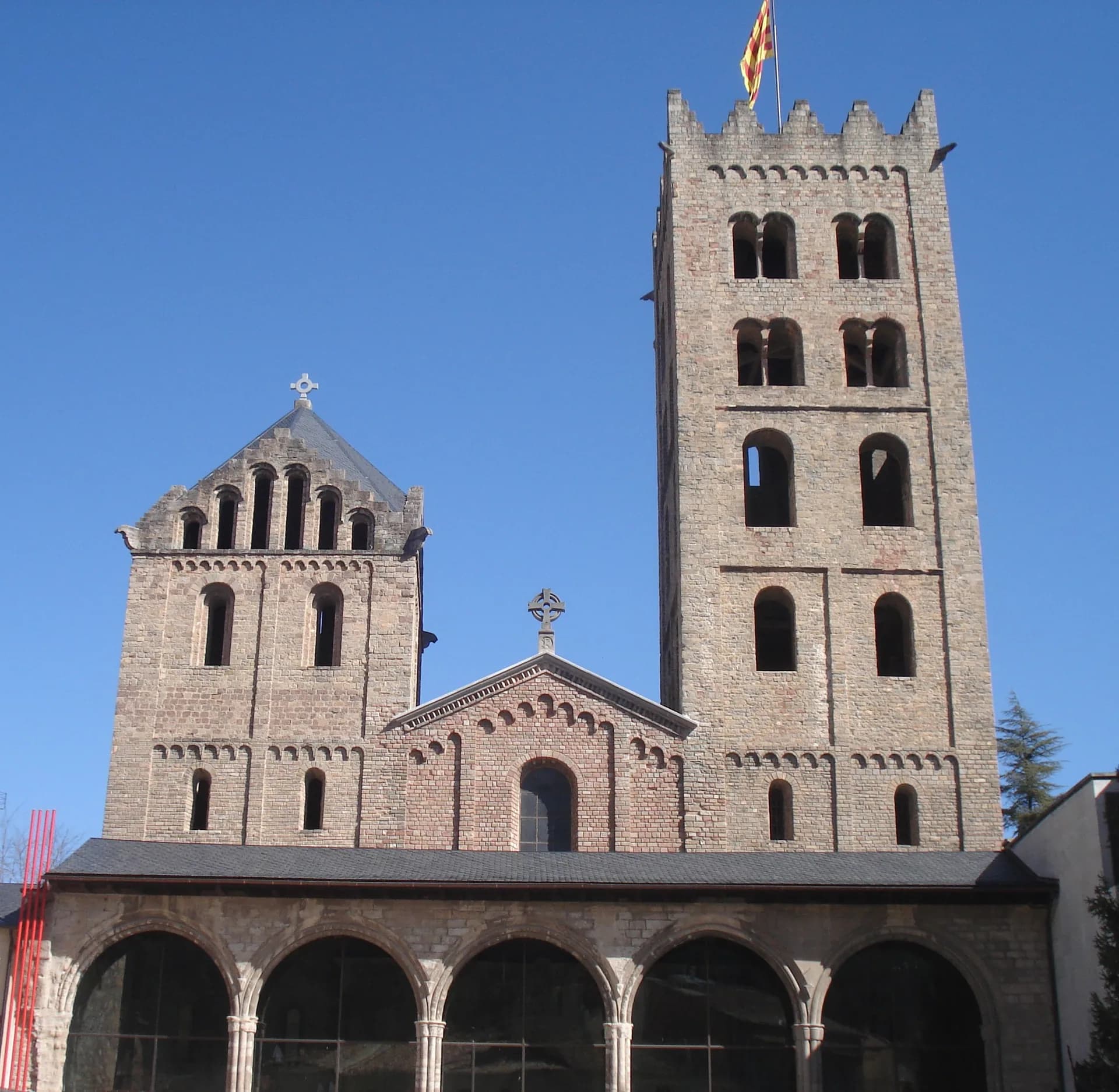 Portalada del monestir de Santa Maria de Ripoll