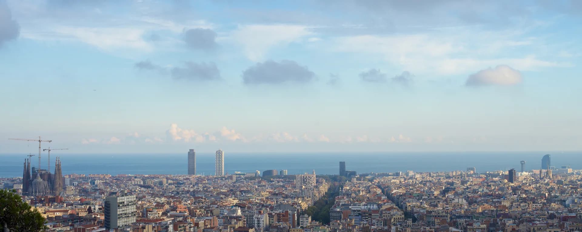 Barcelona seen from Park Güell, with the Sagrada Família and the sea beyond