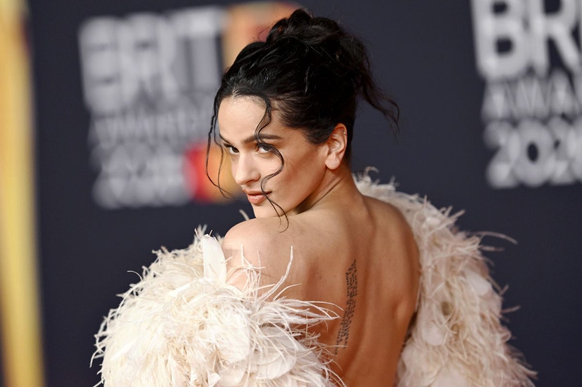 Rosalía enlluerna Lió amb l’inici de la seva nova gira internacional “Lux”